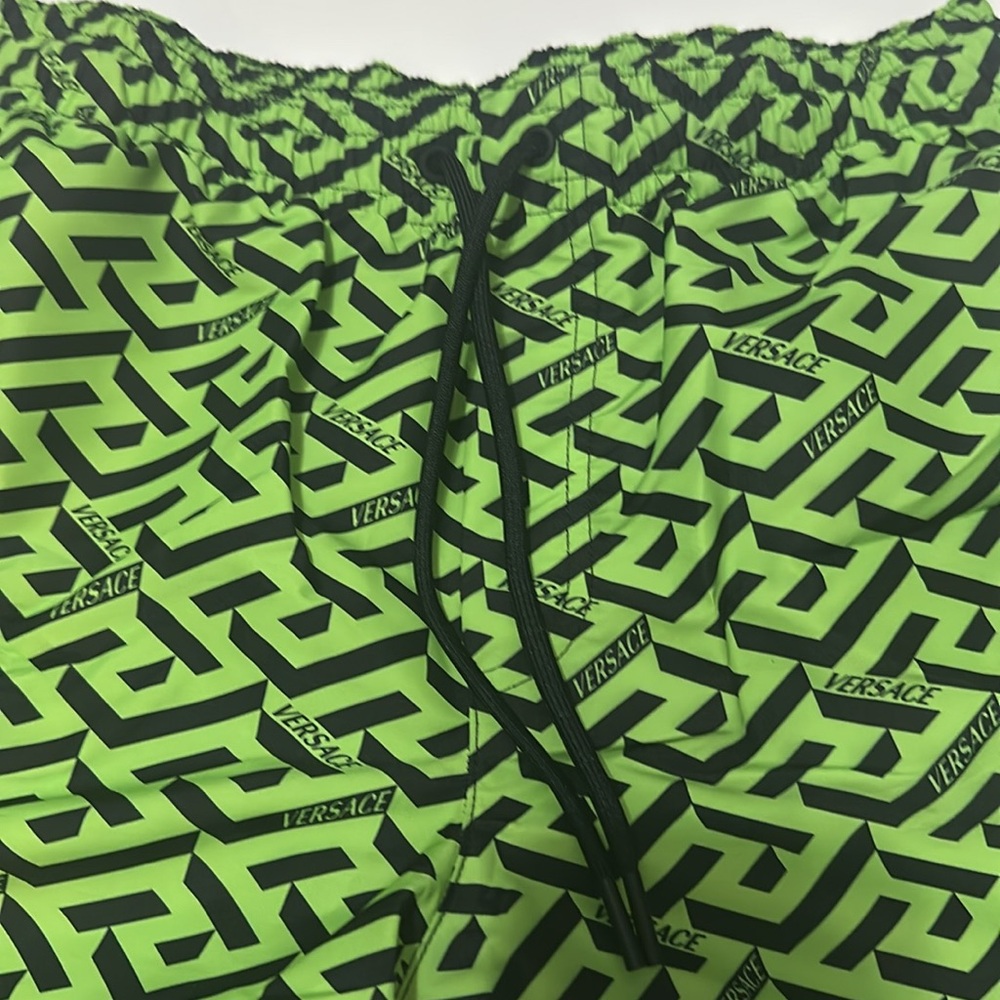 New Authentic VERSACE Green/Black Logo Print Swim Shorts - Picture 3 of 9
